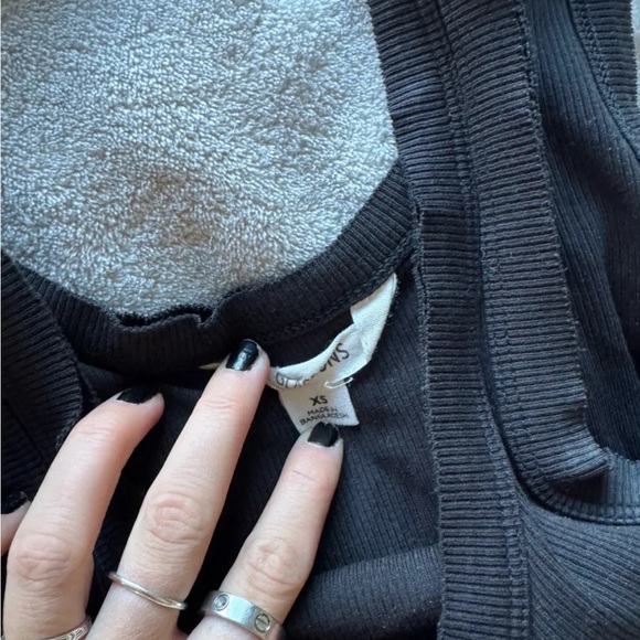 Glassons Black Ribbed Crop Tank - Picture 2 of 2